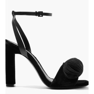 Mercedes Castillo Olenna Heels Sz 7